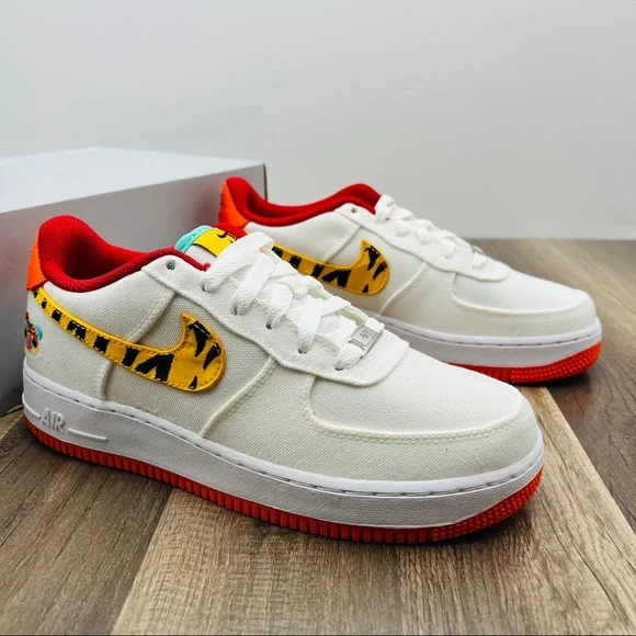 Nike Air Force 1 LV8 - Picture 3 of 8